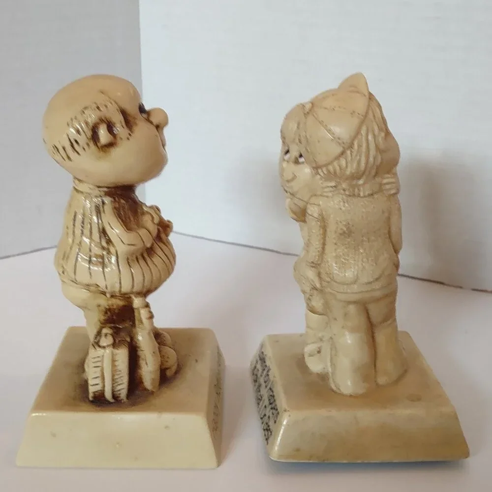 Vintage 70s Set of 2 R&W Berries Loving You 710 Happy Retirement 9227 USA Figure - Picture 6 of 6